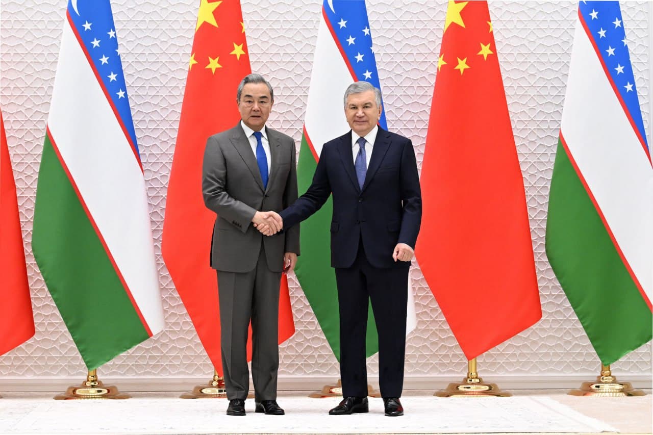 President of Uzbekistan receives China's Minister of foreign affairs
