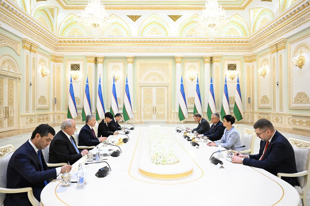 Oʻzbekiston Prezidenti Yevropa Ittifoqi bilan savdo-iqtisodiy va investitsiyaviy hamkorlikni kengaytirish muhimligini taʼkidladi