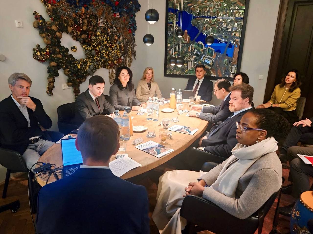 Advisor to the Minister of Foreign Affairs of Uzbekistan participated in a roundtable