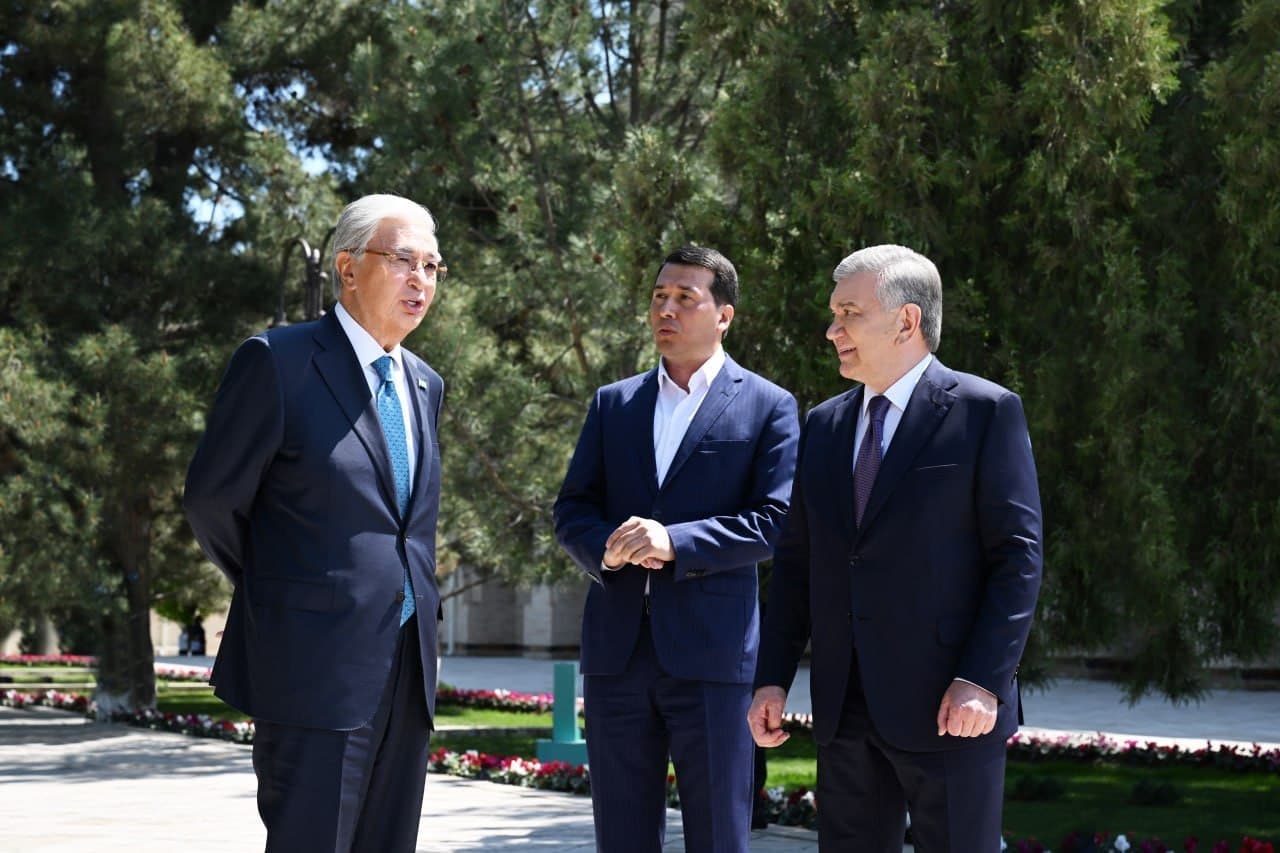 Presidents of Uzbekistan and Kazakhstan pay tribute to Bahauddin Naqshband