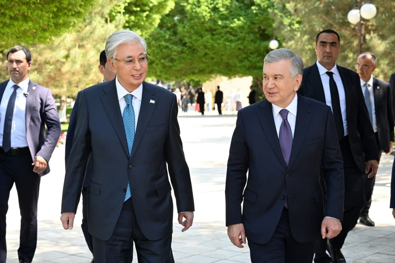 Presidents of Uzbekistan and Kazakhstan pay tribute to Bahauddin Naqshband