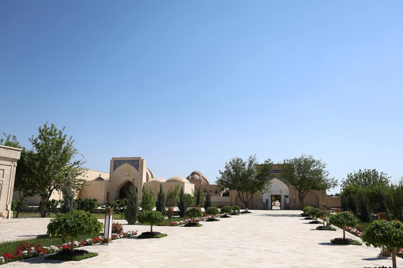 Presidents of Uzbekistan and Kazakhstan pay tribute to Bahauddin Naqshband