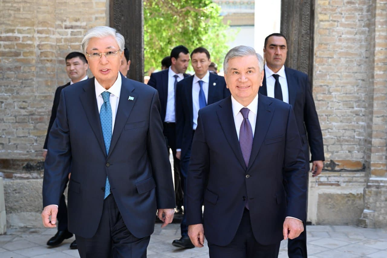 Presidents of Uzbekistan and Kazakhstan pay tribute to Bahauddin Naqshband