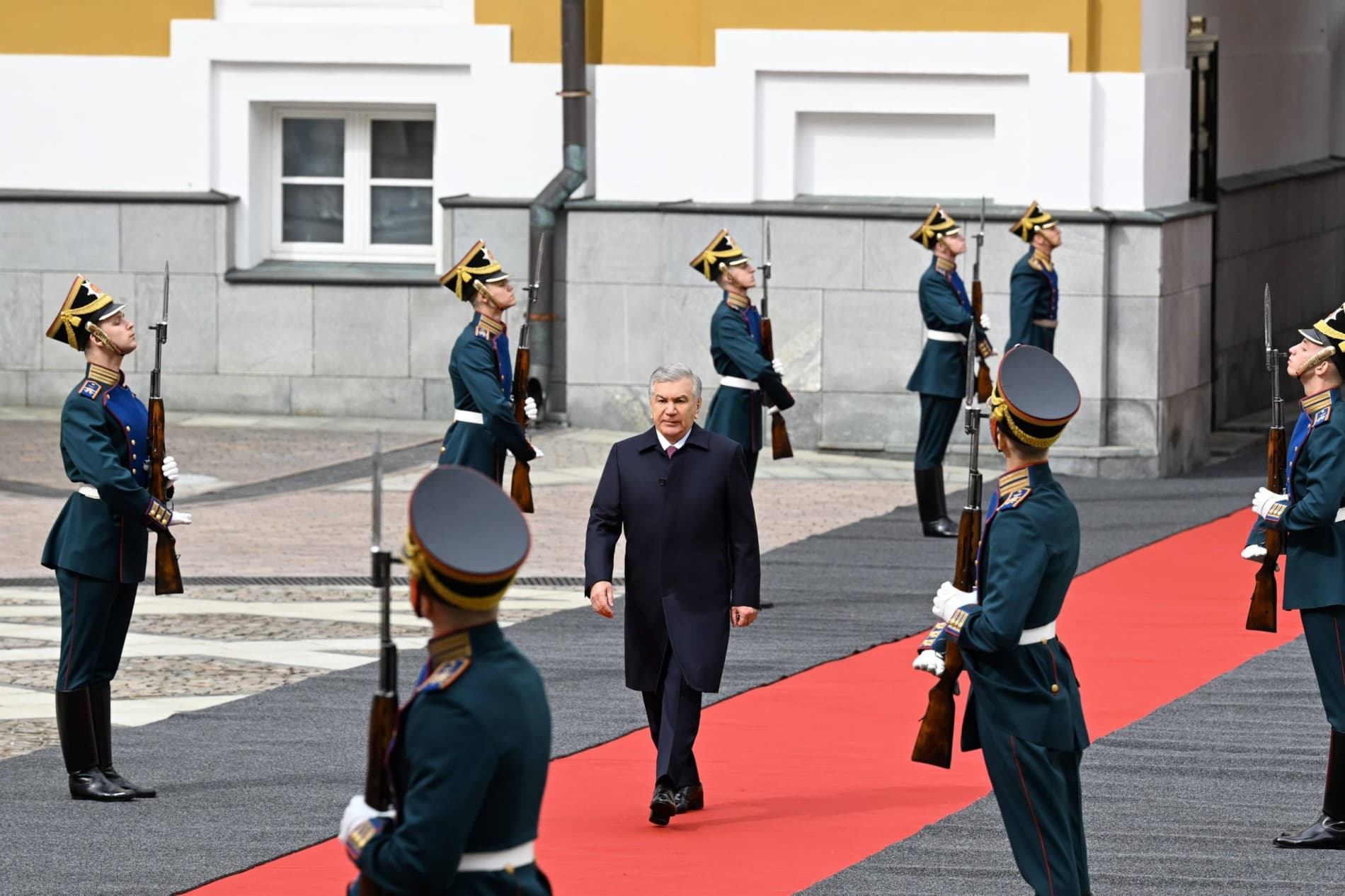 President of Uzbekistan takes part in ceremonial events marking the 81st anniversary of Victory