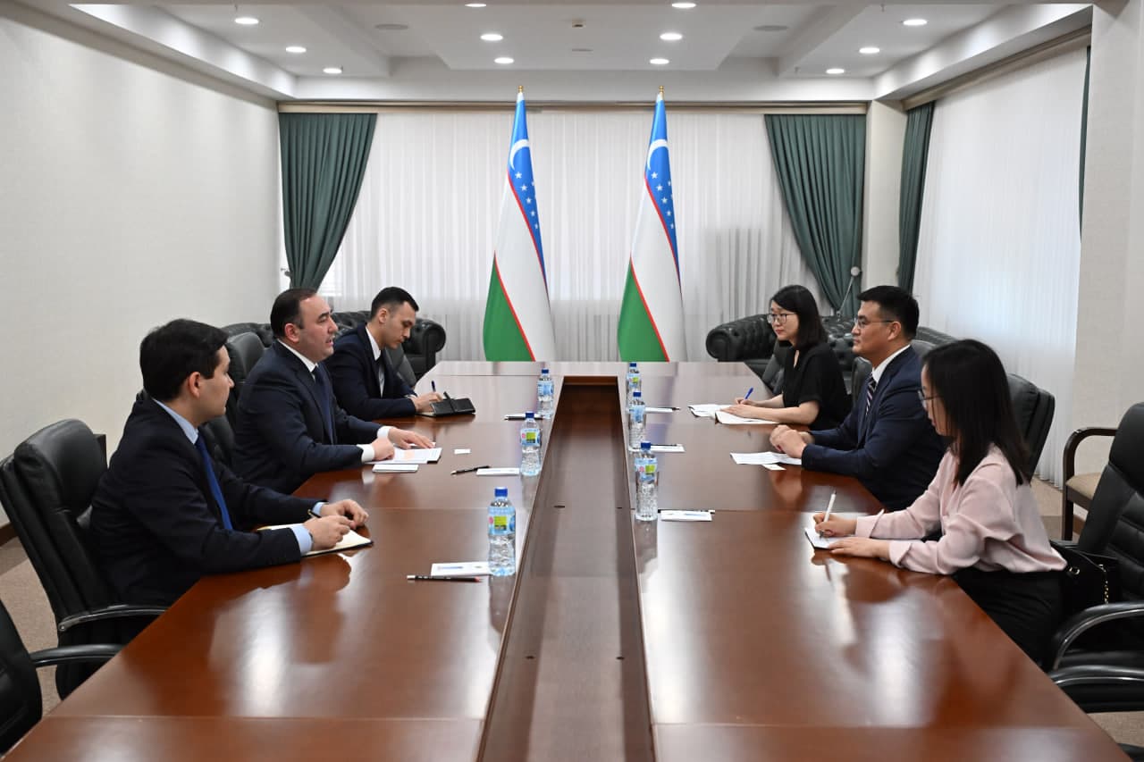 Meeting with the Ambassador of China