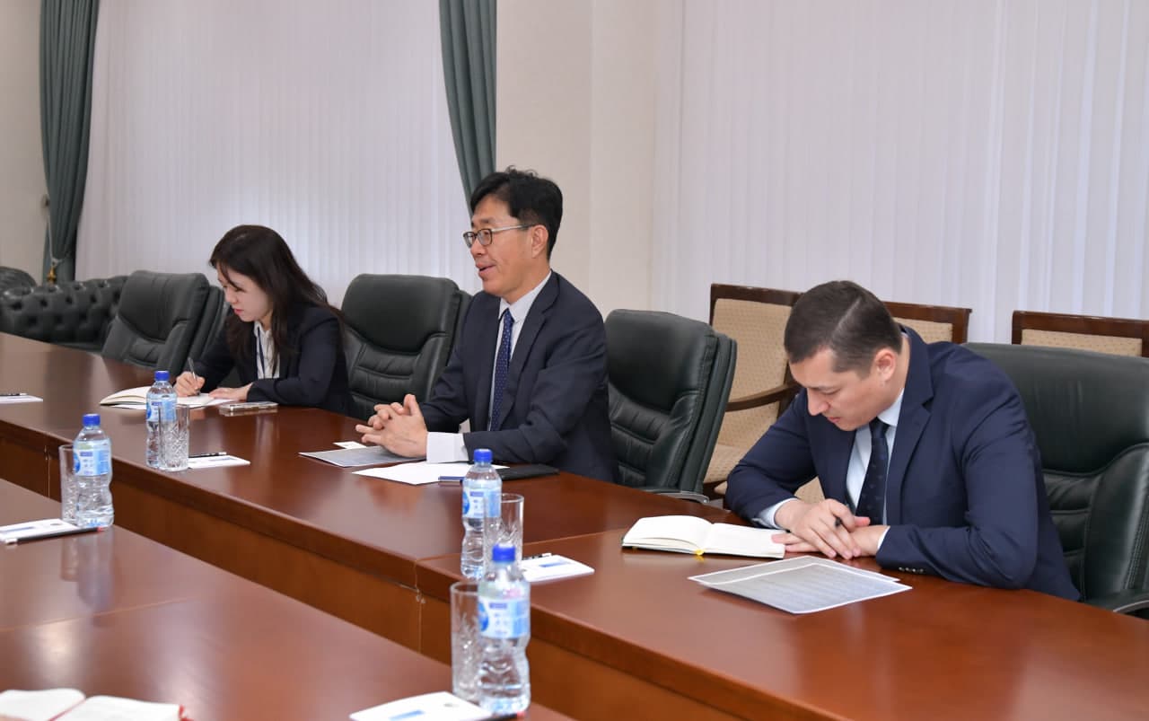 Meeting with the Ambassador of Korea