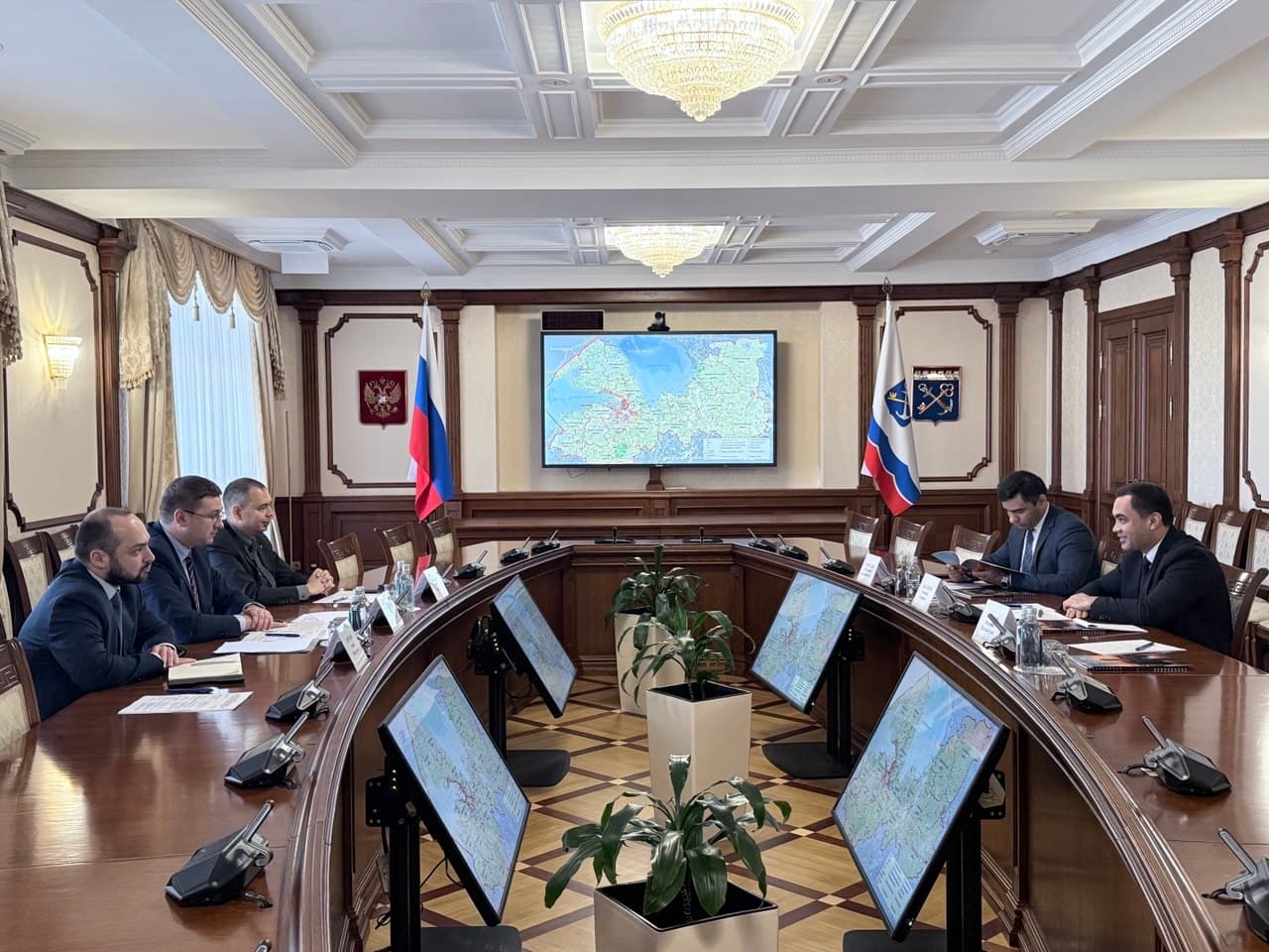 Делегация Узбекистана провела переговоры в Санкт-Петербурге по вопросам трудовой миграции и защиты прав граждан