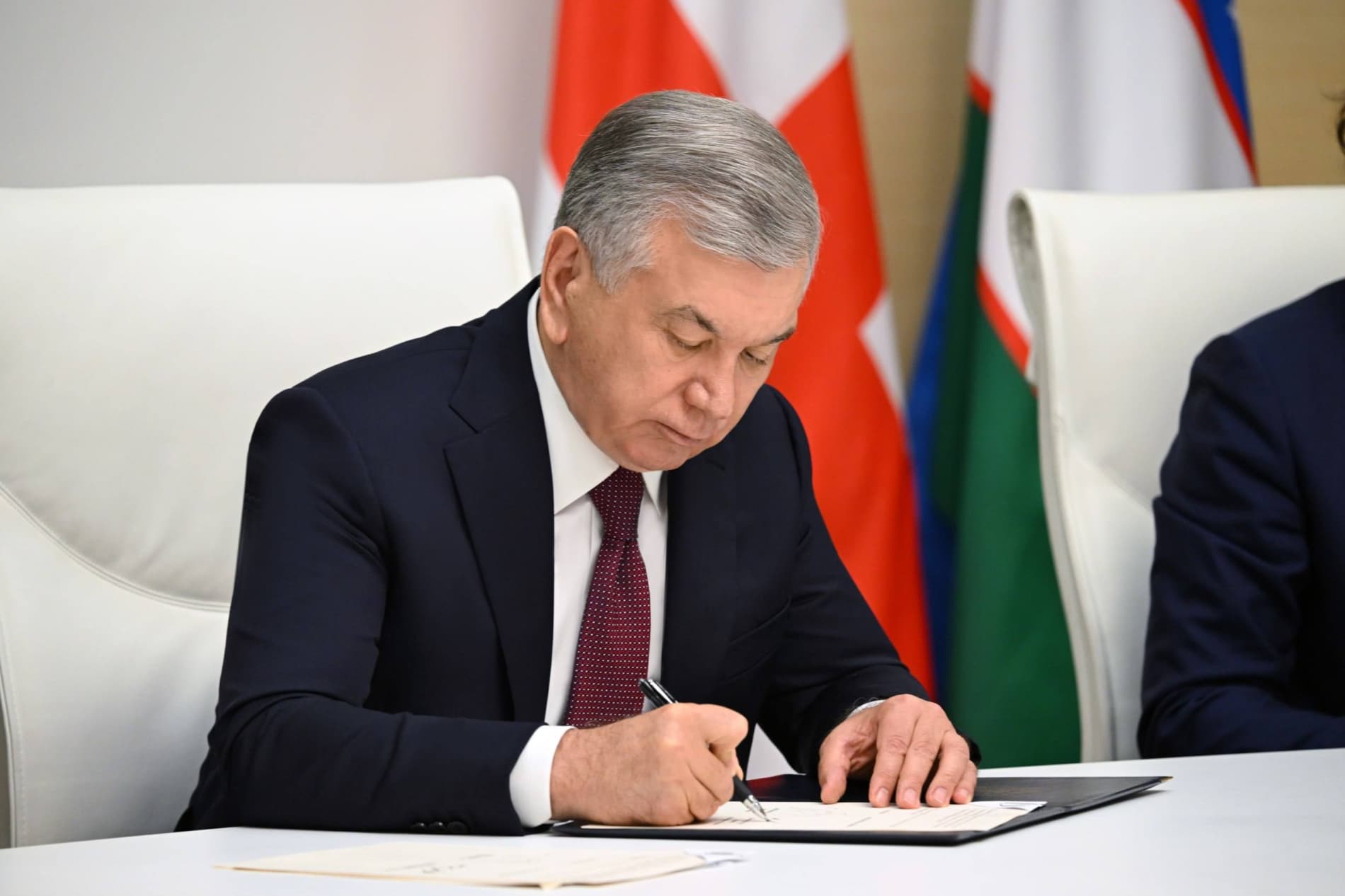 Узбекистан и Грузия вывели отношения на уровень стратегического партнерства