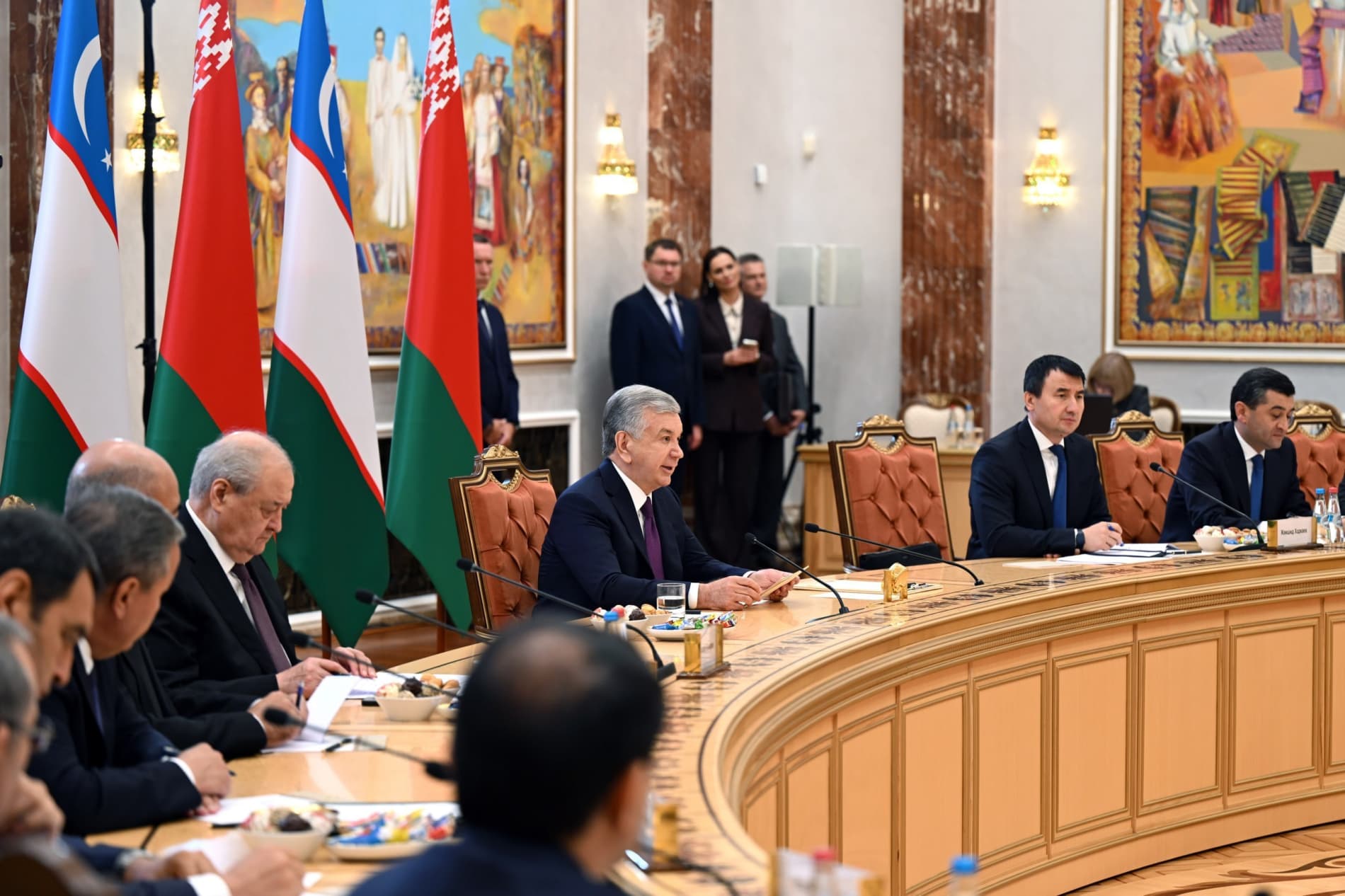 Oʻzbekiston va Belarus yetakchilari koʻp qirrali hamkorlikni yanada rivojlantirishga intilishlarini taʼkidladilar