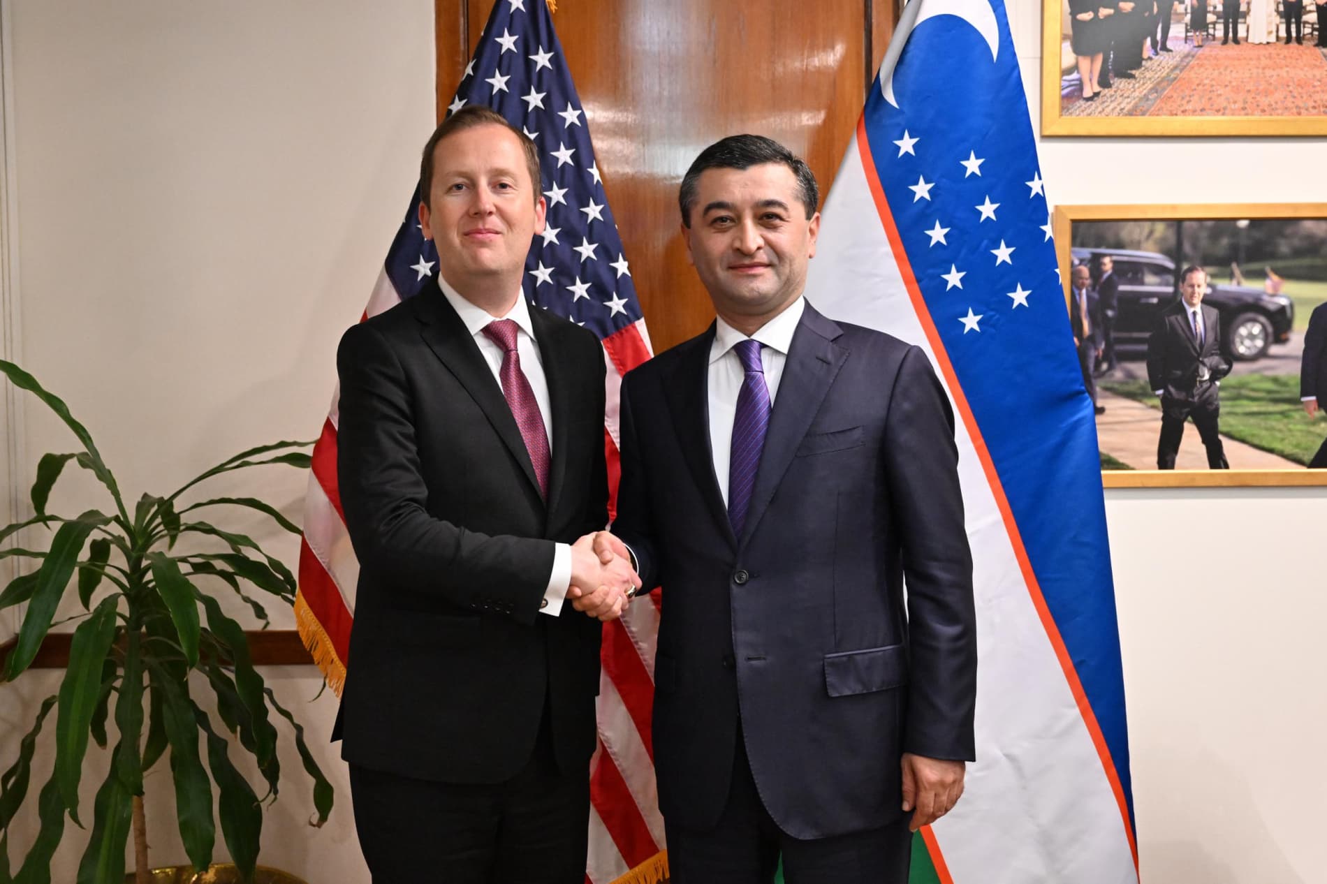 On the Visit of the Foreign Minister of the Republic of Uzbekistan to the Republic of India