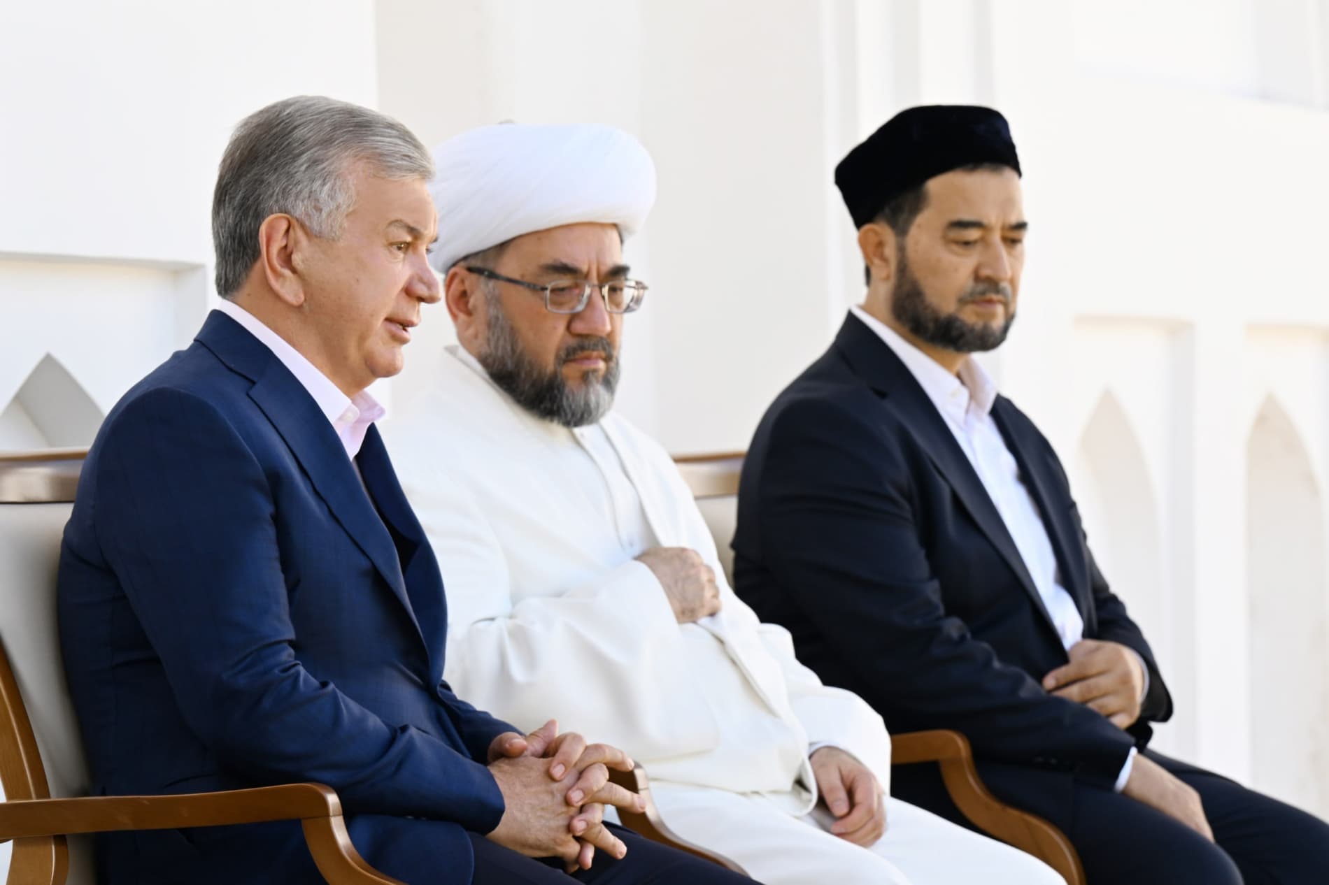Президент посетил мавзолей Бахауддина Накшбанда