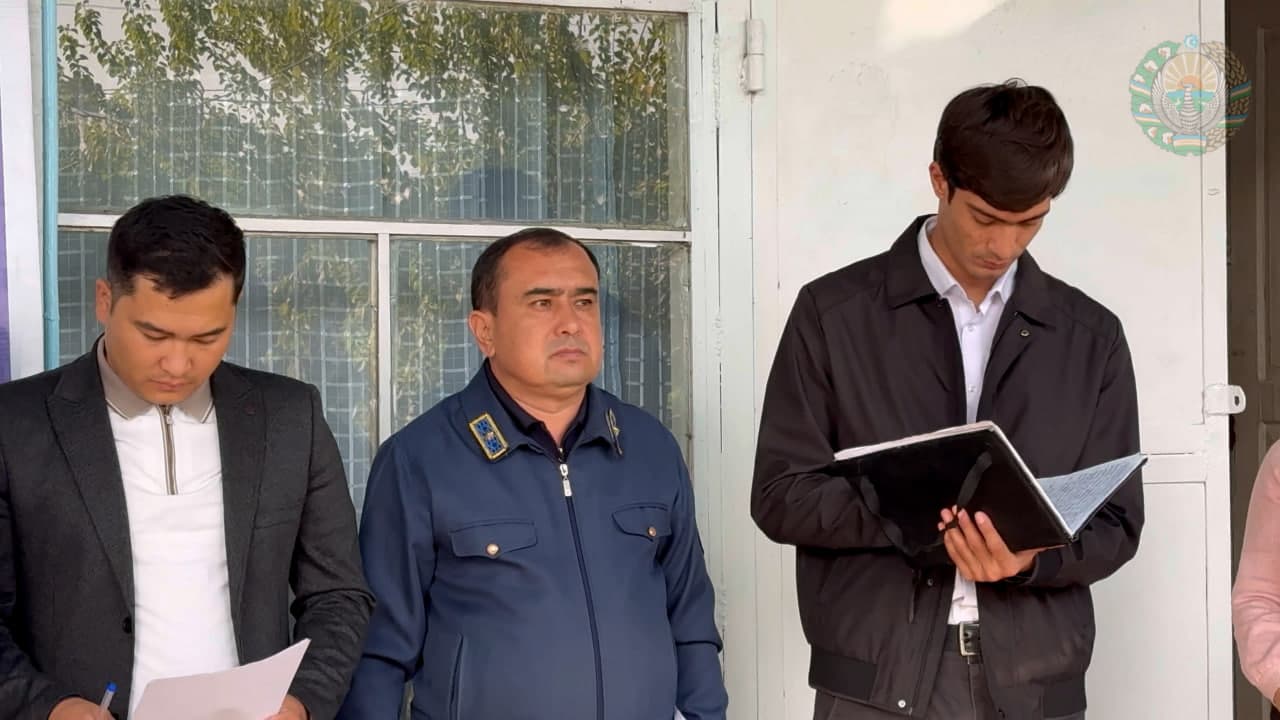 The hokim of Kokand held a meeting with residents and leadership of the Chorchinor mahalla, which specializes in services and clothing