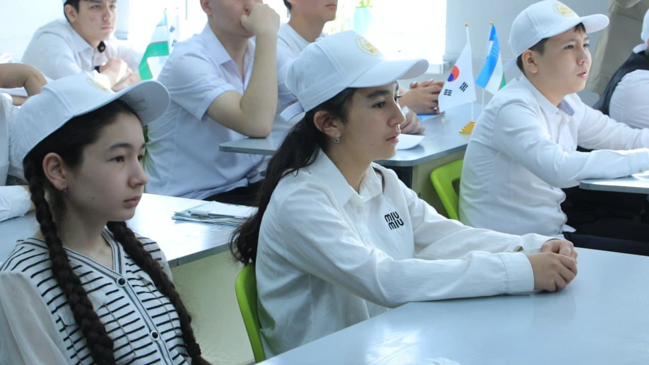 The Mayor of Kokand held a dialogue with young people.