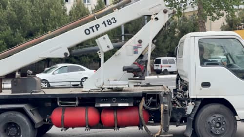 Qo‘qon shahrida shaharsozlik talablariga zid ravishda o‘zboshimcha barpo etilgan qurilmalar oldirilmoqda