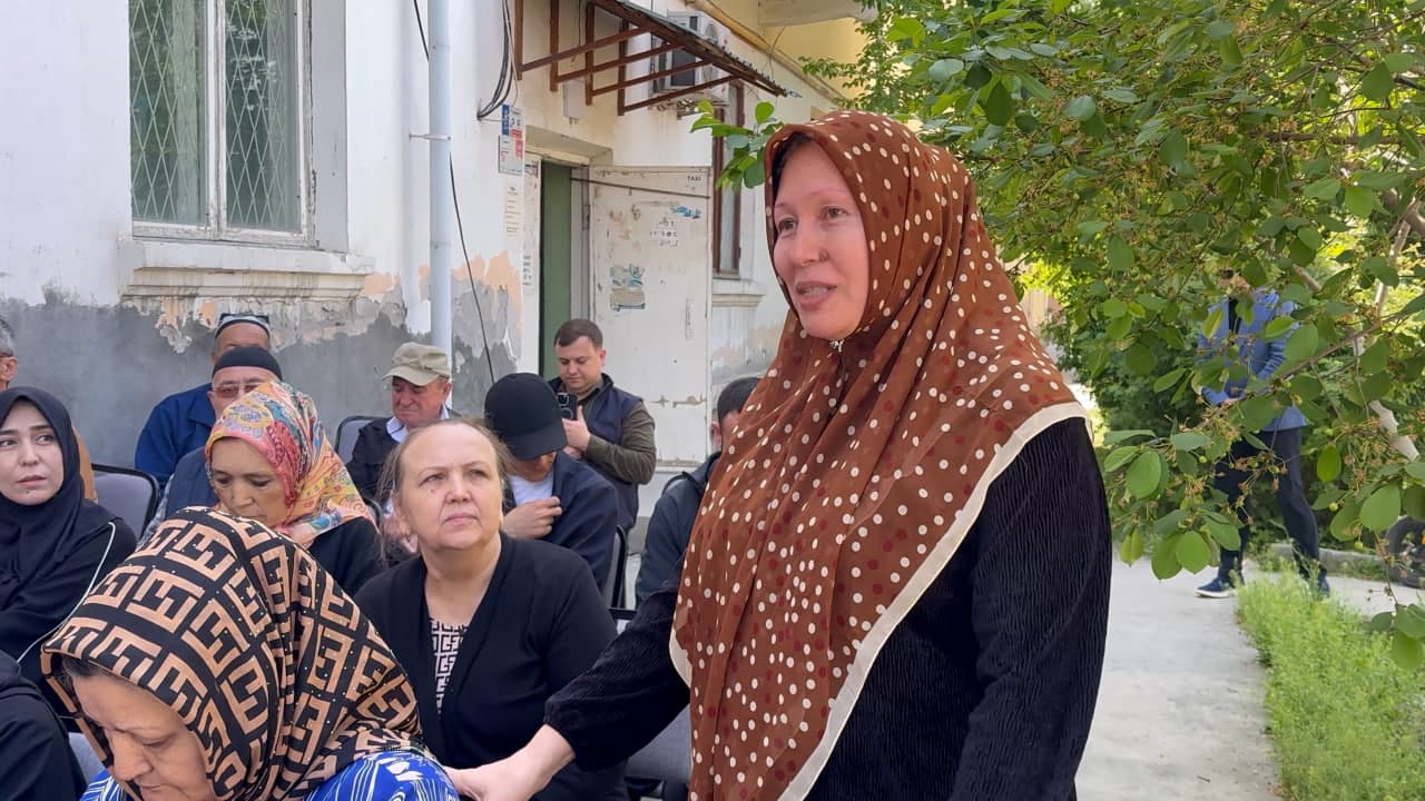 Хоким города Коканд встретился с жителями многоквартирных домов на улице Амир Темур, которые вошли в программу реновации