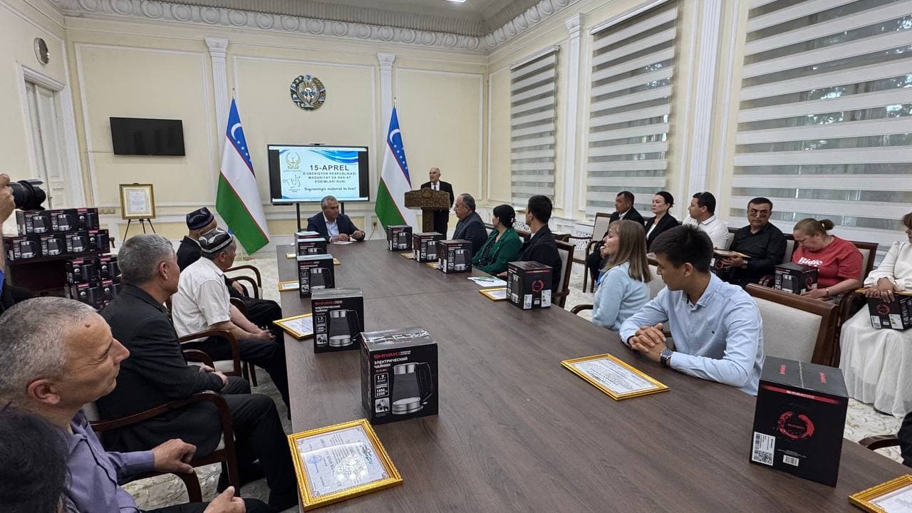 В Коканде состоялось торжественное мероприятие, посвящённое работникам культуры и искусства.