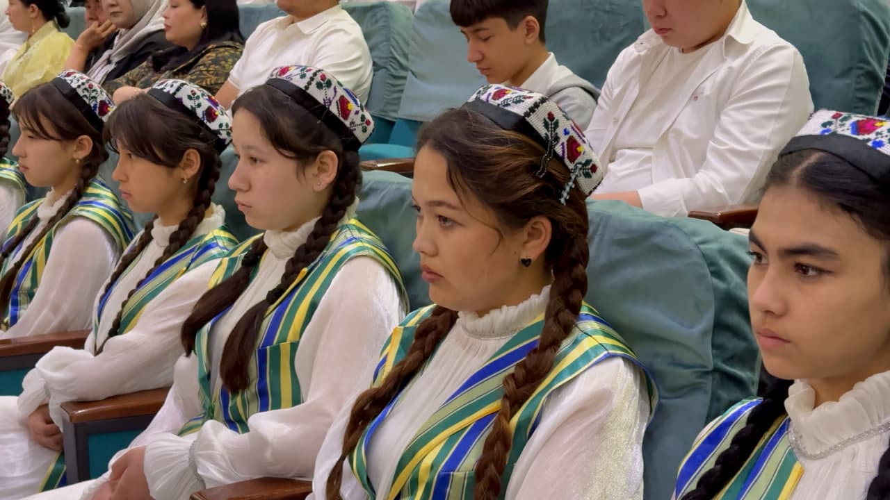 В Коканде в честь Дня молодёжи состоялся концерт.