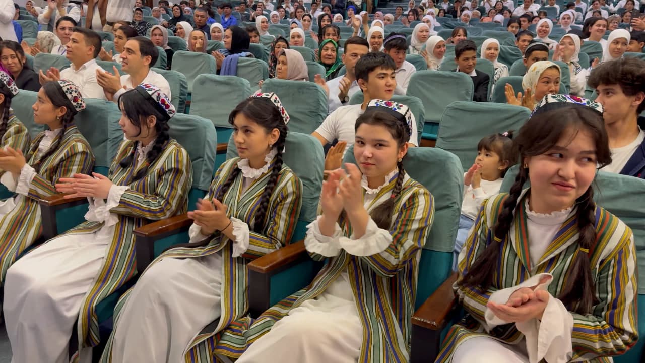 В Коканде в честь Дня молодёжи состоялся концерт.