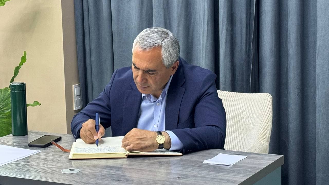 Хоким города Коканд встретился с молодыми людьми, вернувшимися из срочной военной службы.