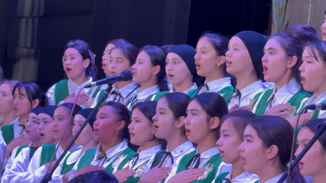 В Коканде в честь Дня молодёжи состоялся концерт.