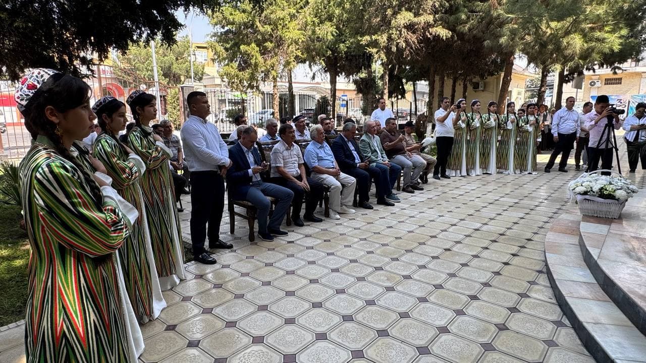 Qo‘qon shahridagi ixtisoslashtirilgan san’at maktabida yangi ko‘rgazmalar galereyasi o‘z faoliyatini boshladi