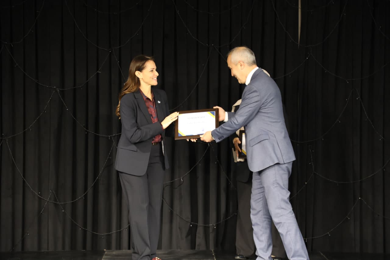 Cognia bilan hamkorlikda yangi bosqich: 16 soatlik o‘quv-kursni muvaffaqiyatli yakunlagan rahbarlarga sertifikatlar topshirildi!