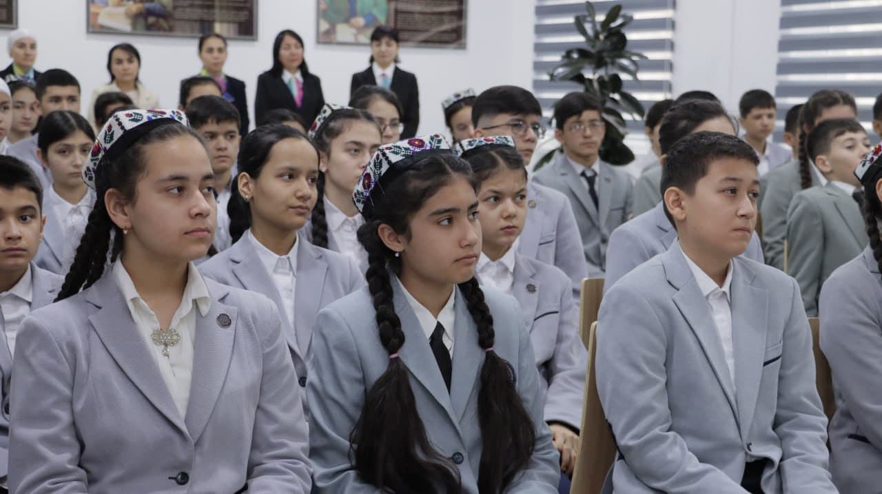 Ixtisoslashtirilgan ta’lim muassasalari agentligi direktori Sevara Shakirova Buxoro viloyatiga xizmat safari davomida Abu Ali Ibn Sino nomidagi ixtisoslashtirilgan maktab Buxoro filiali faoliyati o’rganildi