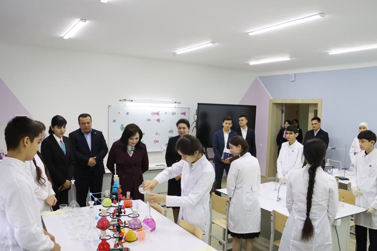 Ixtisoslashtirilgan ta’lim muassasalari agentligi direktori Sevara Shakirova Buxoro viloyatiga xizmat safari davomida Abu Ali Ibn Sino nomidagi ixtisoslashtirilgan maktab Buxoro filiali faoliyati o’rganildi