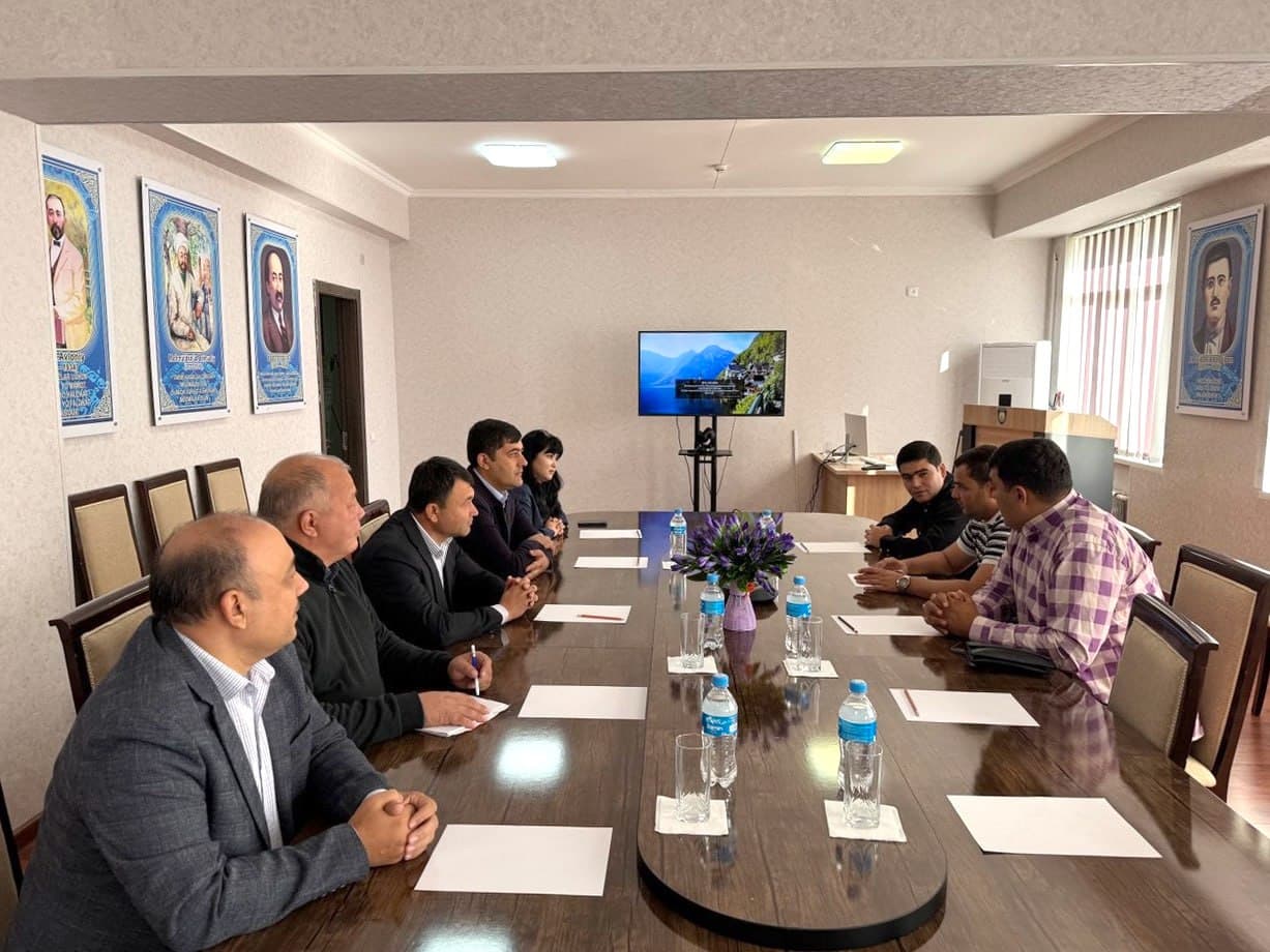 Обсужден план мер по сотрудничеству в борьбе с саранчой с туркменскими специалистами