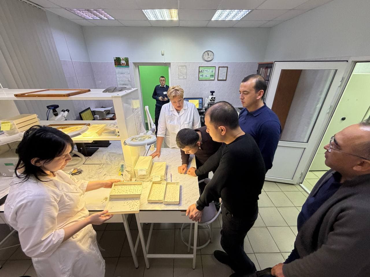 Oʻsimliklar karantini va himoyasi agentligi delegatsiyasi Moskva va Moskva viloyati filiali laboratoriyasida bo’ldi