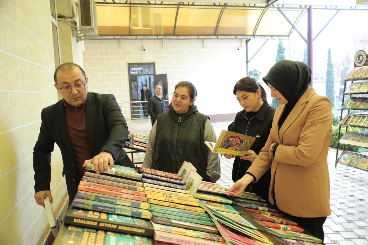 Agentlikda navbatdagi kitob yarmarkasi tashkil etildi