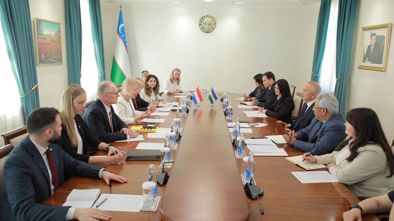 Niderlandiya delegatsiyasi Agentlikga: mahalliy mahsulotlarning eksportiga qiziqish bildirildi