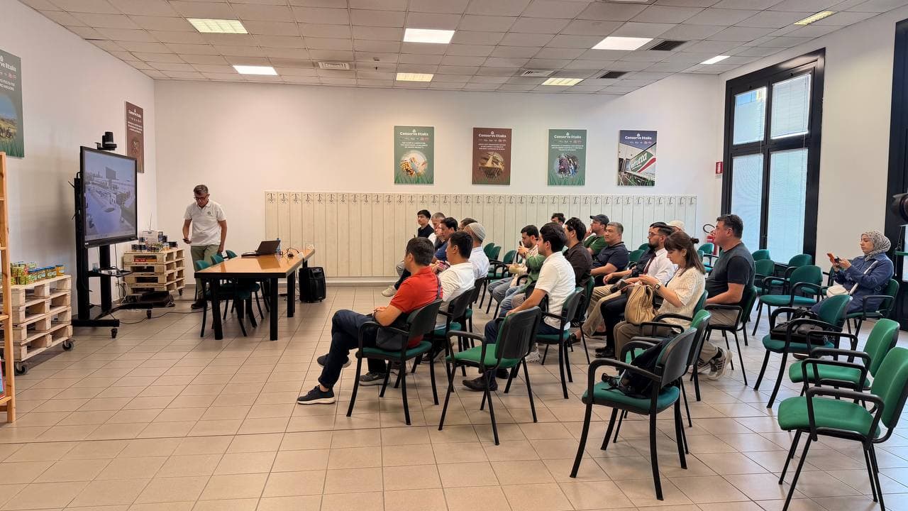 Italiya “study tour”: robot-yuklovchilar jalb etilgan korxona faoliyati o‘rganildi