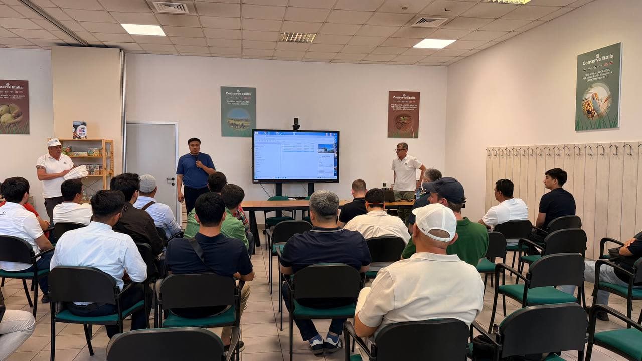 Italiya “study tour”: robot-yuklovchilar jalb etilgan korxona faoliyati o‘rganildi