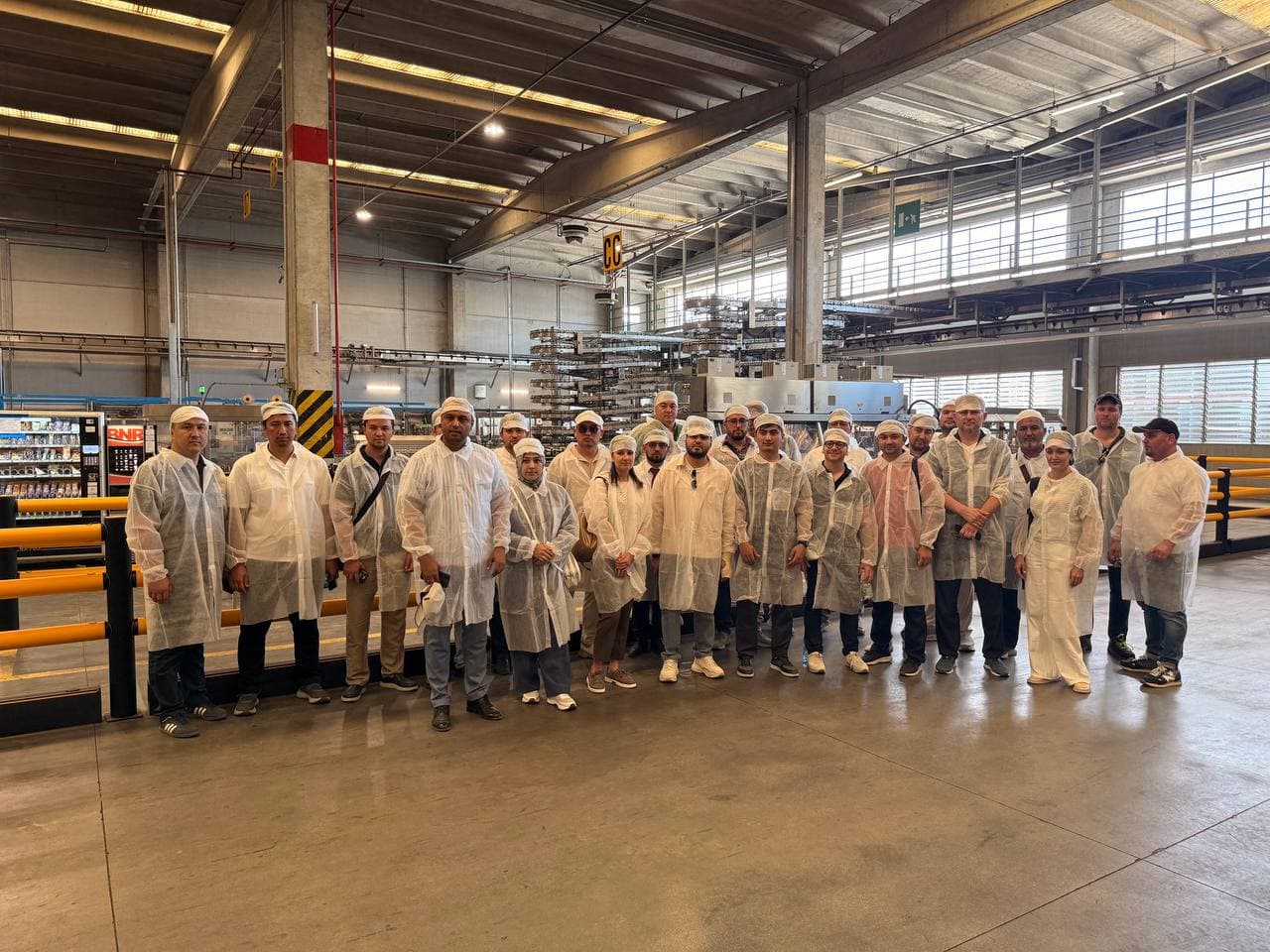 Italiya “study tour”: robot-yuklovchilar jalb etilgan korxona faoliyati o‘rganildi