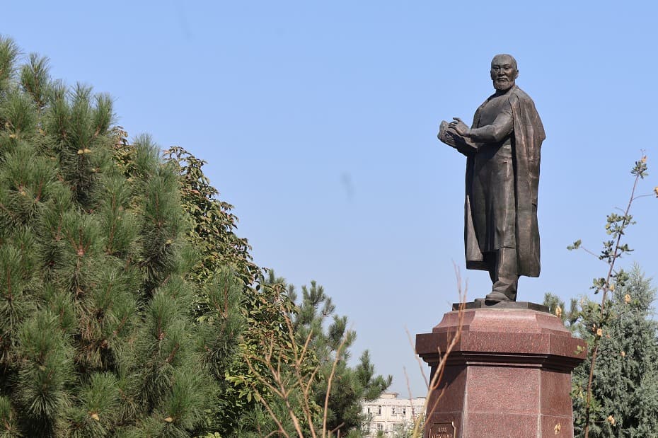 Абай — любимый поэт казахского и узбекского народов