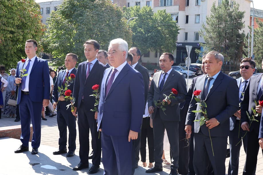 Абай — любимый поэт казахского и узбекского народов