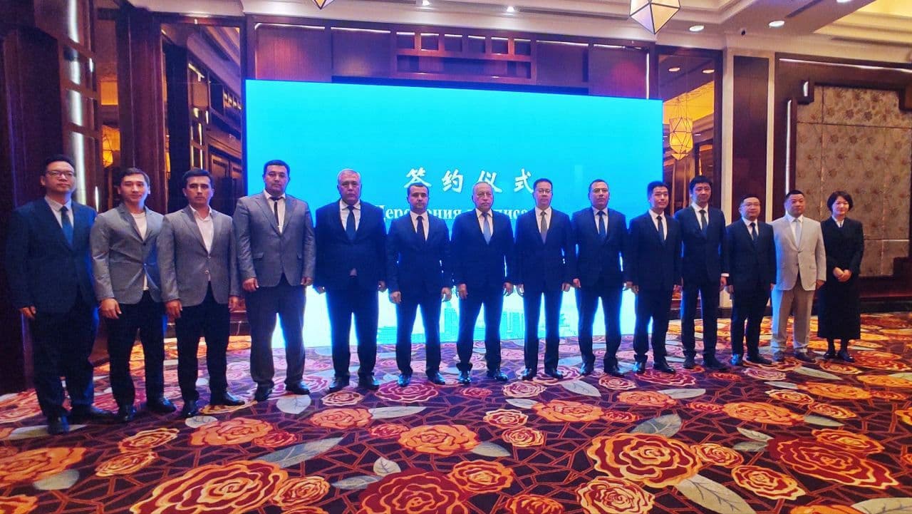 Uzbek and Chinese Cities Sign Sister-City Memorandums