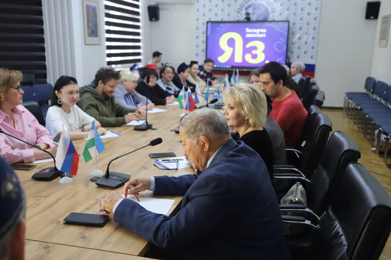 Toshkentda “Tatarcha diktant – 2025”: yuzdan ortiq ishtirokchi savodxonlik sinovidan o‘tdi