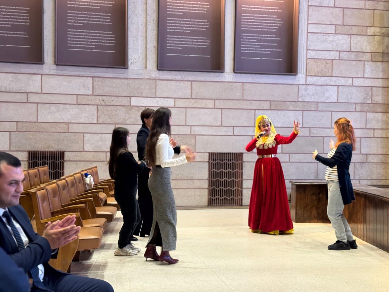 Istanbul universitetida vatandoshlar bilan uchrashuv va Konstitutsiya kuni munosabati bilan madaniy-ma’rifiy tadbir o‘tkazildi