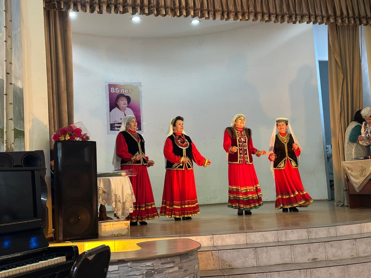 “Agidel” ansambli rahbari Emma Magiyarovaning 85 yoshga to‘lishi munosabati bilan tantanali tadbir dasturi tashkil etildi.