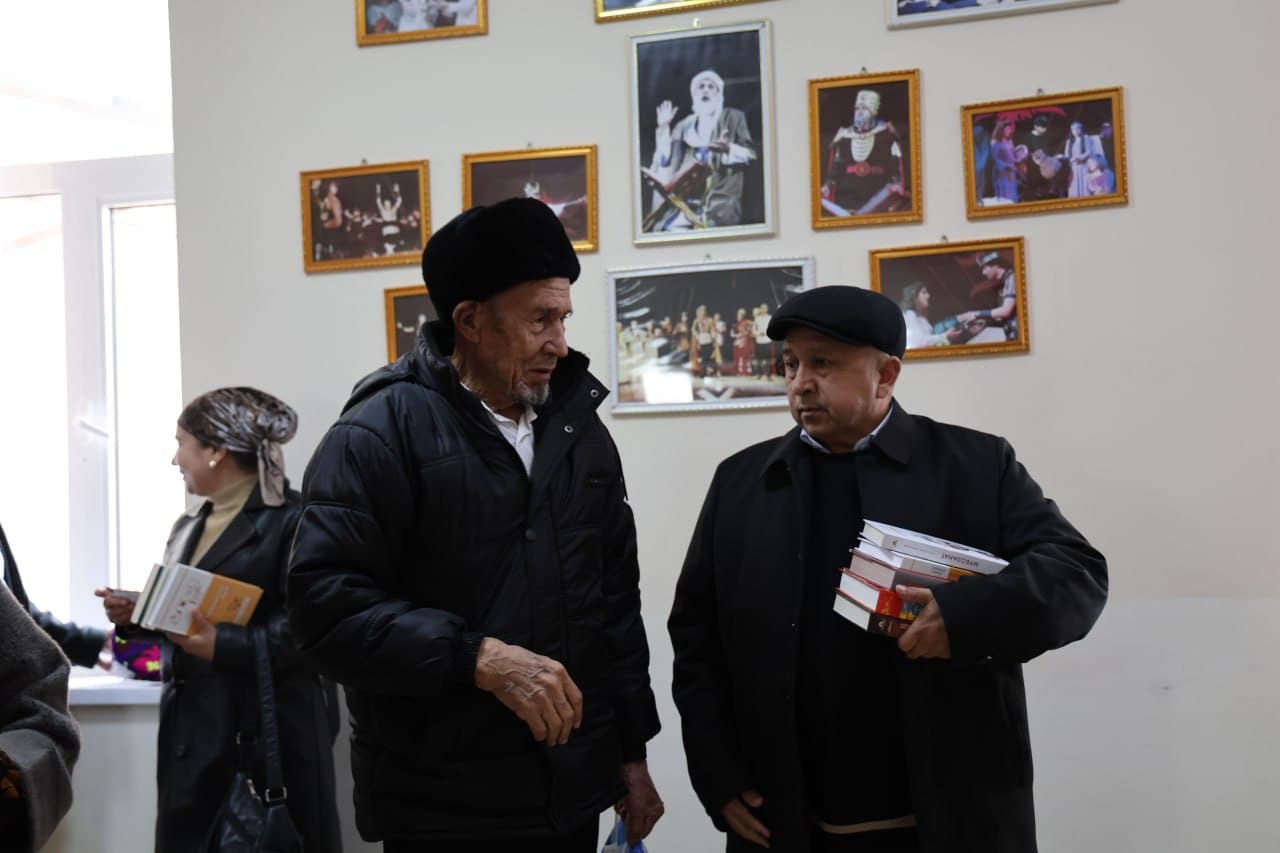 Alisher Navoiy tavalludining 585 yilligi munosabati bilan Tojikistonning Boxtar shahrida ma’naviy-ma’rifiy tadbirlar tashkil etildi.