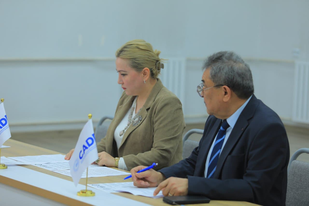 Surxondaryo viloyatida milliy madaniy markazlar faoliyati muhokama qilindi