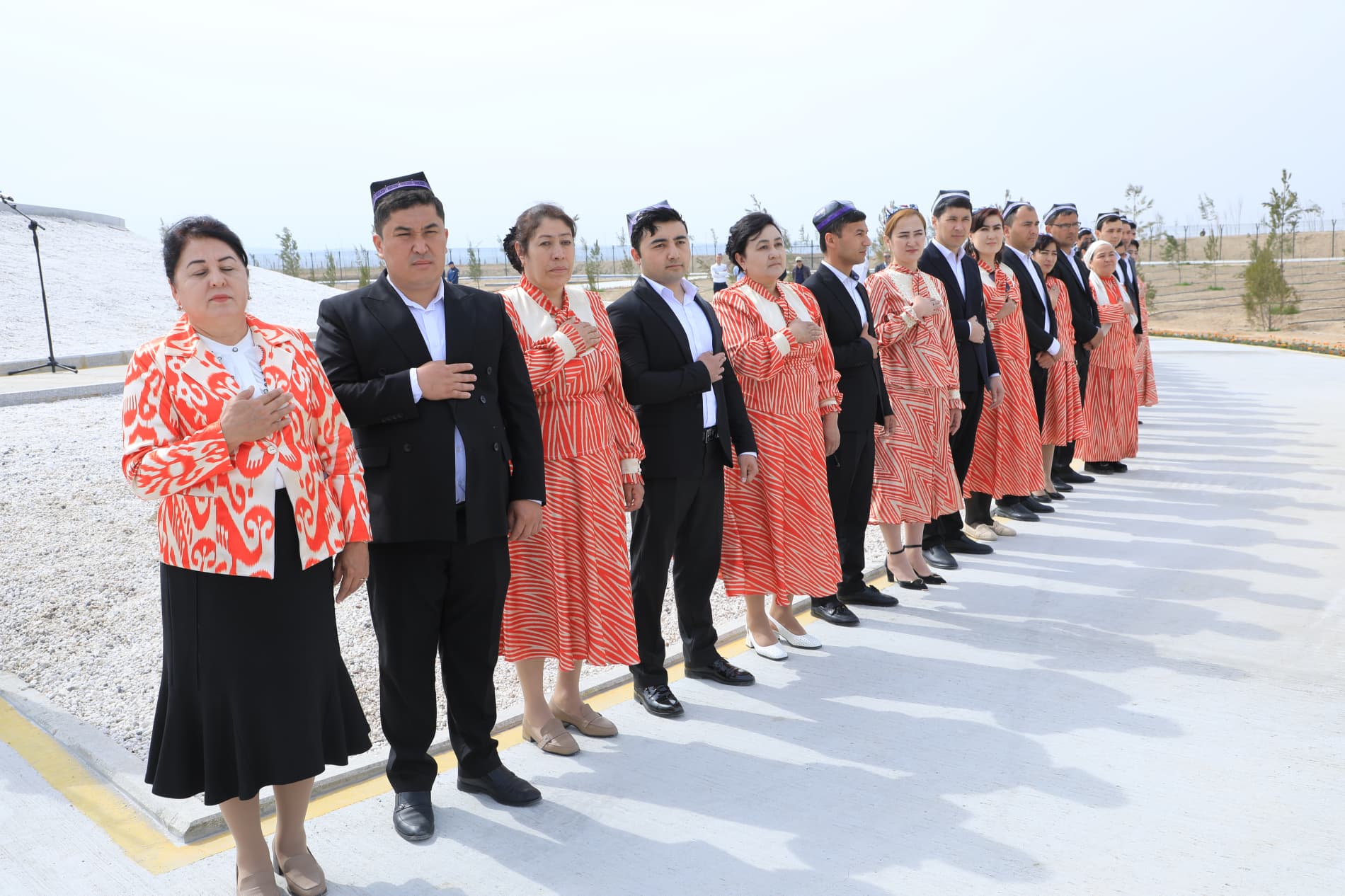 “Do‘stlik stelasi” poyiga gul qo‘yish marosimi o‘tkazildi