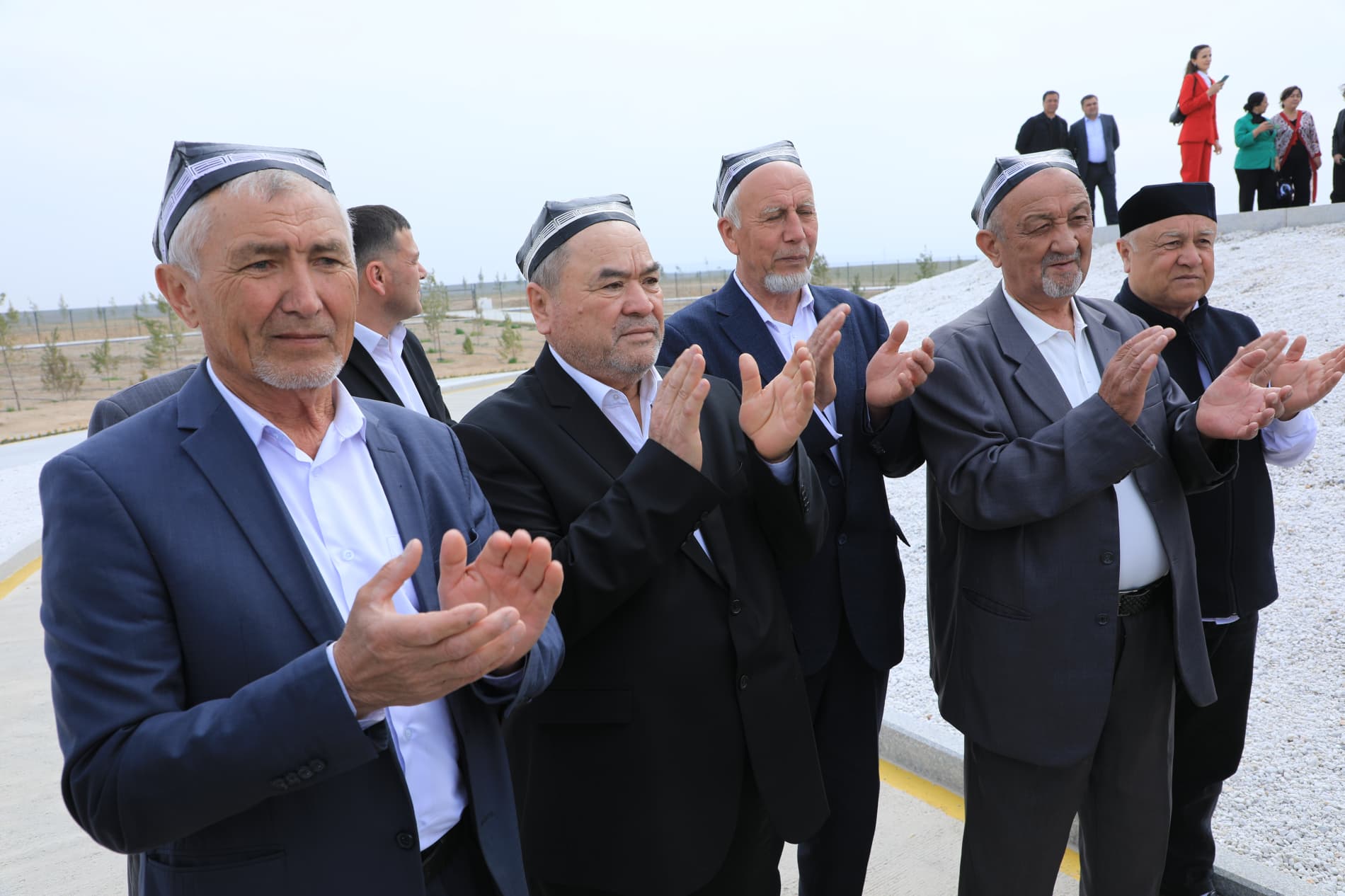 “Do‘stlik stelasi” poyiga gul qo‘yish marosimi o‘tkazildi