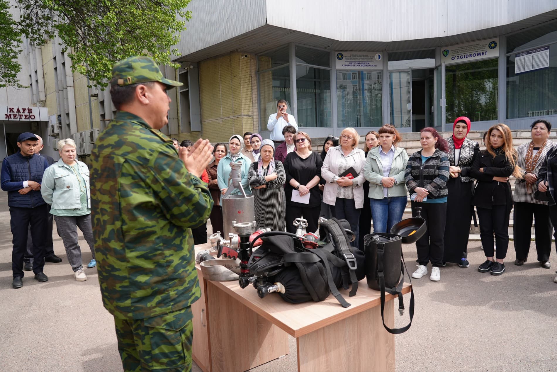 В рамках «Месячника чрезвычайных ситуаций и гражданской защиты» был организован учебно-практический семинар.