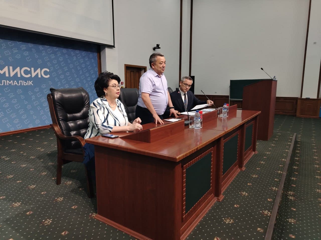 В рамках Дня молодежи состоялся открытый диалог со студентами