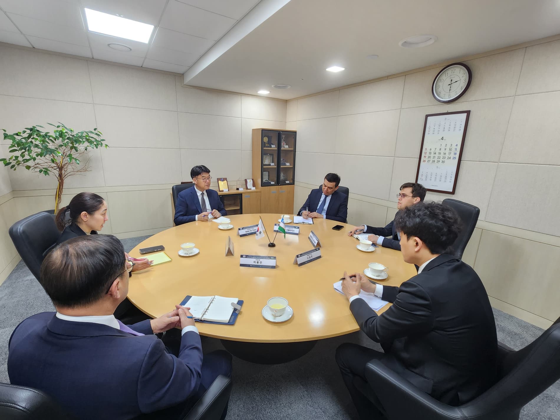 Oʻzbekiston va Koreya hamkorlik uchrashuvi davom etmoqda