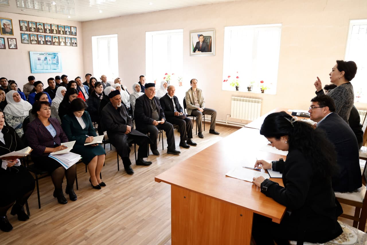 Председатель Сената побывала в Янгиюльском районе. Работа по обеспечению занятости женщин начнется с махалли