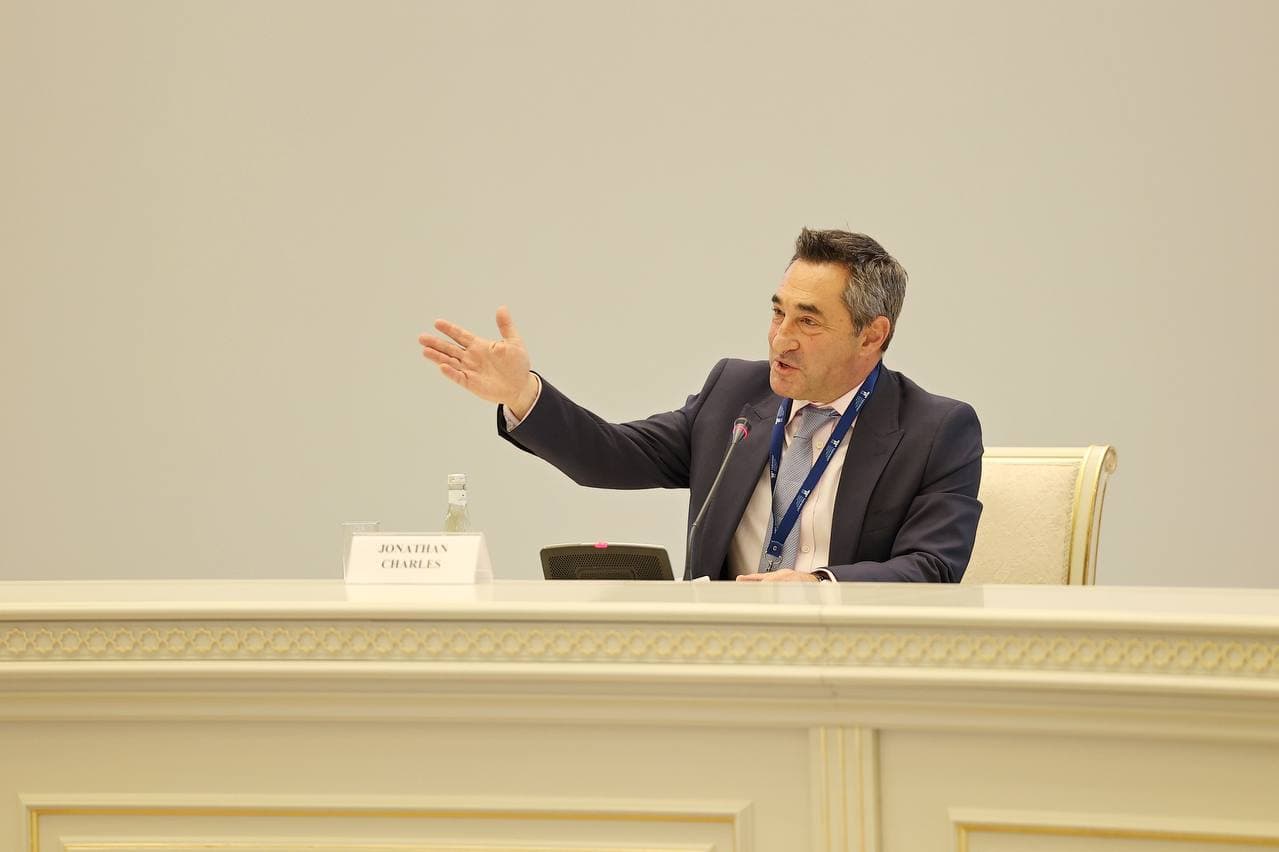 Эксперты обсудили стратегии обеспечения стабильности и роста в управлении глобальными экономическими изменениями